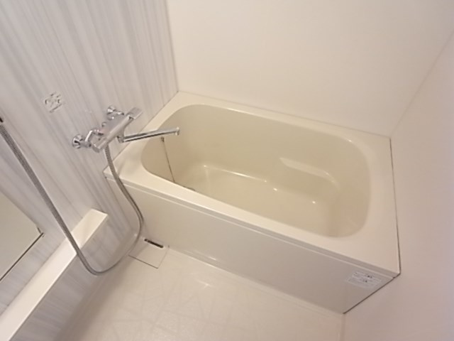 ボンニー元町の浴室