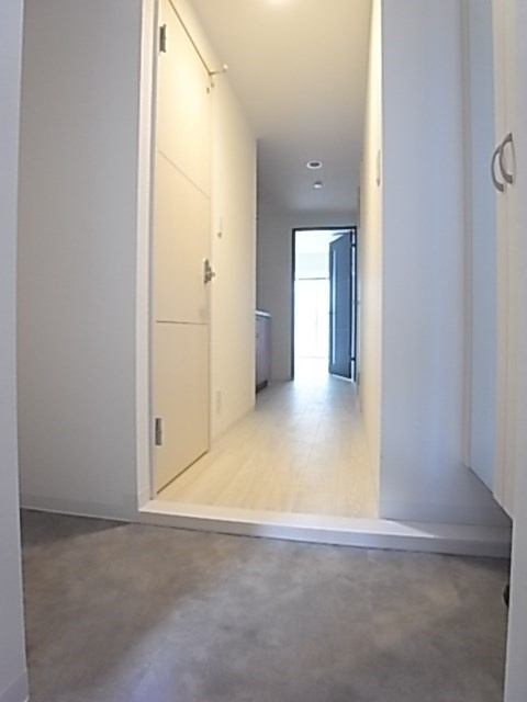 ボンニー元町の玄関