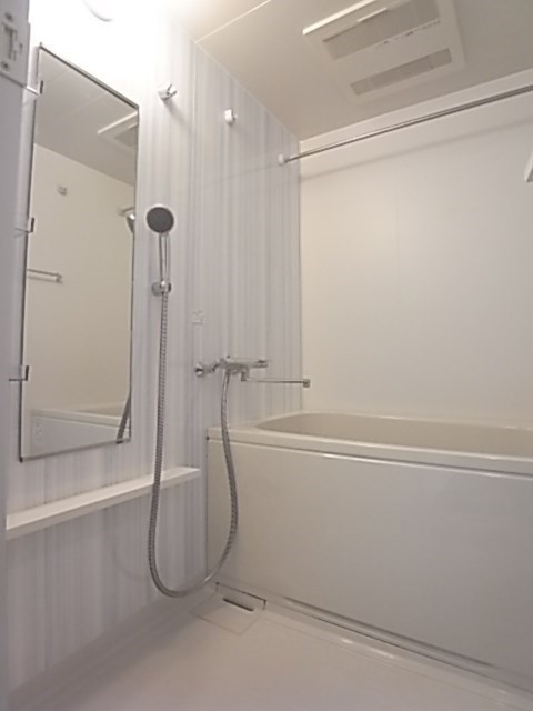 ボンニー元町の浴室