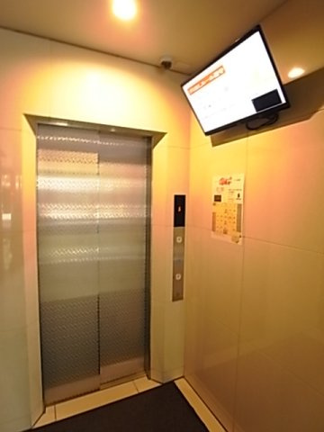 アールワイ西宮の外観