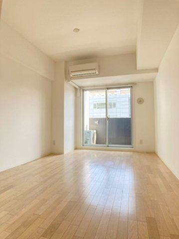 ミヤレジデンス新町の居間・リビング