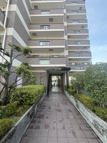 エクウス佃のエントランス