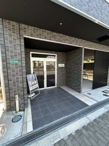 BLANCCOURT塚本のエントランス