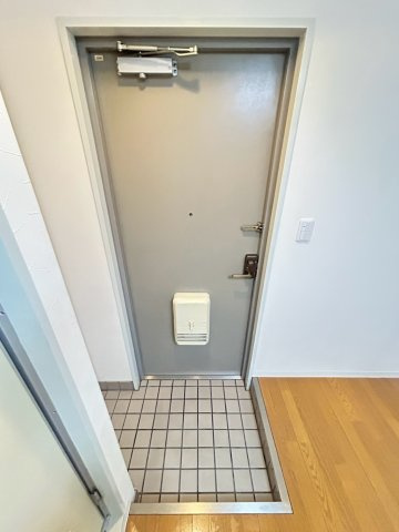 グリーンルーフ神若の玄関