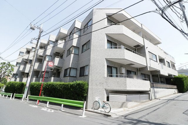 【外観】 | コスモ大泉学園　(保谷店) | 徒歩10分圏内に商業施設が充実！「グランエミオ大泉学園」や「ゆめりあフェンテ」などのショッピングセンターがありお仕事帰りのお買い物も便利。