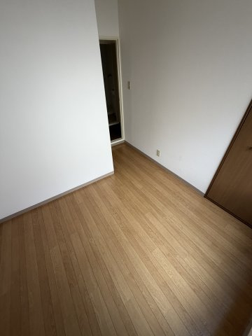 メゾン下沢の洋室