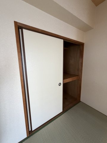 メゾン下沢のエントランス