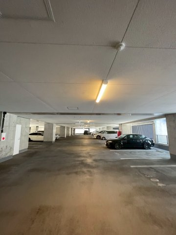 YAKUIN SQUAREの駐車場