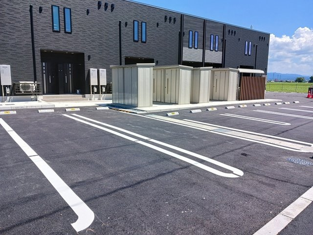 ステイズ　丸岡の駐車場