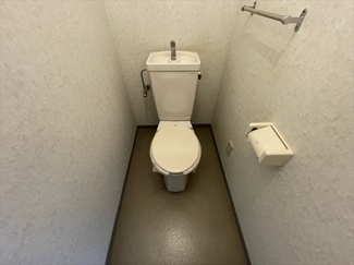 【トイレ】 | フレンドリー西明石 | 同建物別部屋の写真になります。