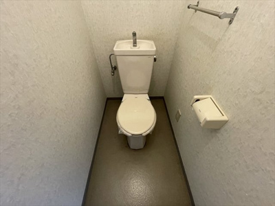 【トイレ】 | フレンドリー西明石 | 同建物別部屋の写真になります。