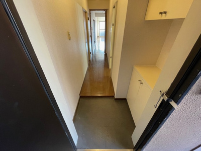 【玄関】 | フレンドリー西明石 | 同建物別部屋の写真になります。
