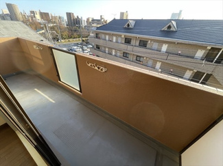 【バルコニー】 | フレンドリー西明石 | 同建物別部屋の写真になります。