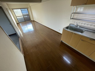 【居間・リビング】 | フレンドリー西明石 | 同建物別部屋の写真になります。