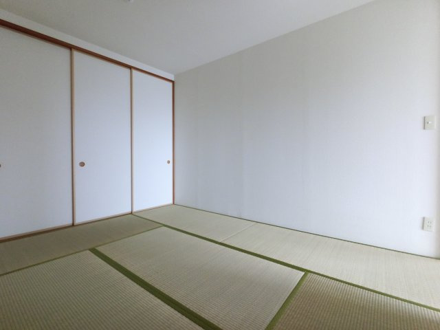シャトーイノハナの和室