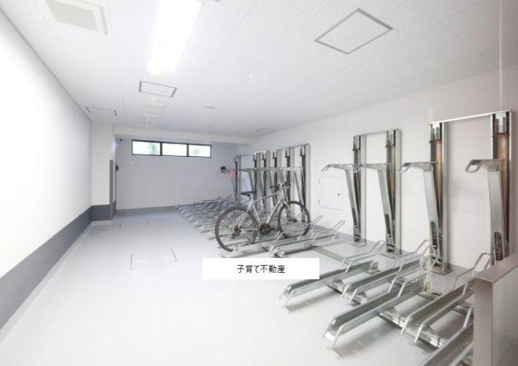ザ・パークハビオ新御徒町の駐車場