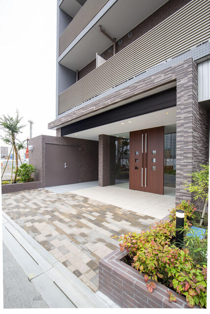 川崎市多摩区登戸の賃貸マンションのエントランス