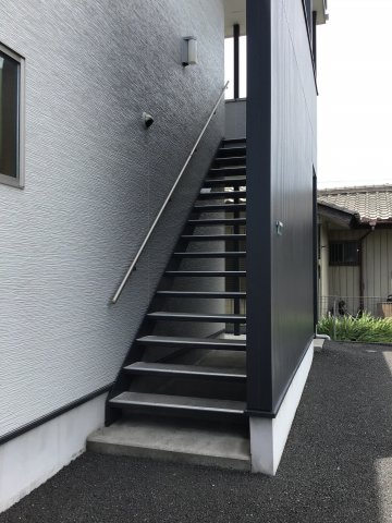 アンソレイエのエントランス|落ち着いたエントランスです