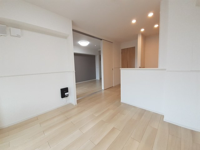 川崎市多摩区菅馬場１丁目のアパートの居間・リビング