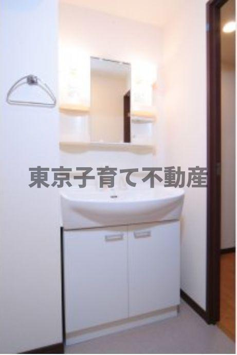 レジディア入谷の玄関