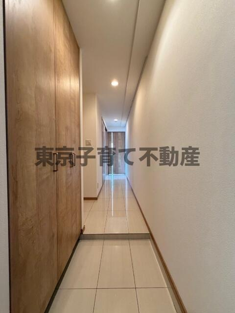 レジディア入谷の玄関