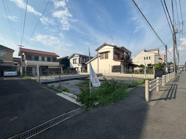 八王子市東浅川町　2号地の前面道路含む現地写真|豊かな緑に癒され、生活のしやすさにも満たされます。
