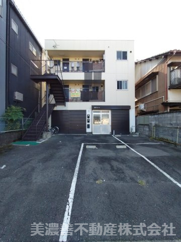 ６７２８８　岐阜市畷町事業用の外観