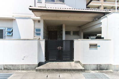 【エントランス】 | 弁天橋一戸建て