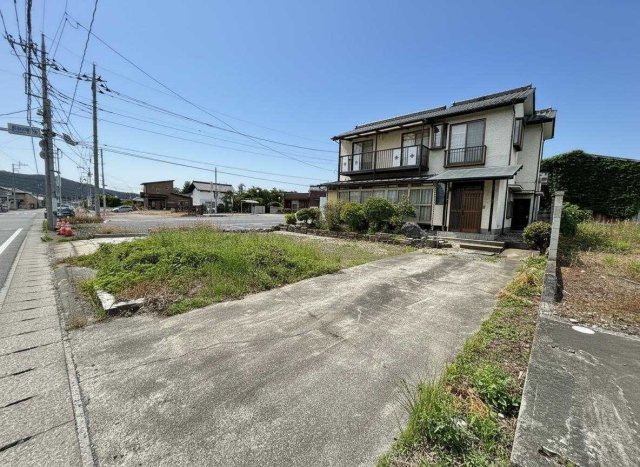 栃木市岩舟町　中古戸建の駐車場