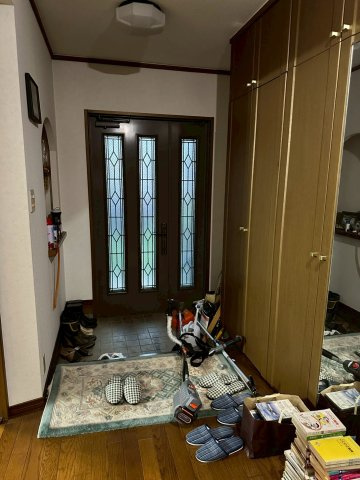 栃木市藤岡町藤岡　中古戸建の玄関