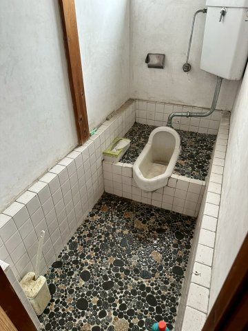 南向き広縁付きの平屋。自分好みの改修が可能 栃木県栃木市城内町二丁目 のトイレ|洋式便器への変更や、温水洗浄便座の設置をご検討下さい