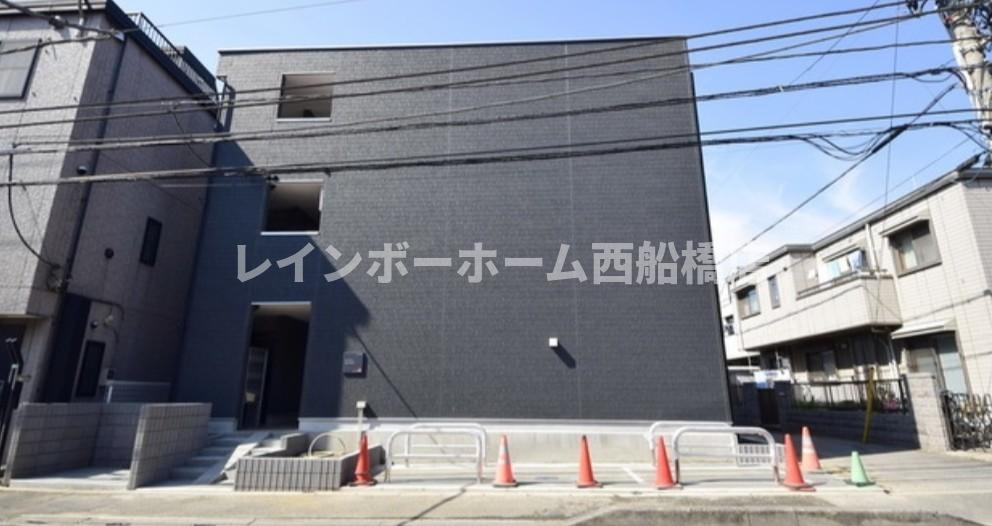 リブリ・アルハンブラの外観