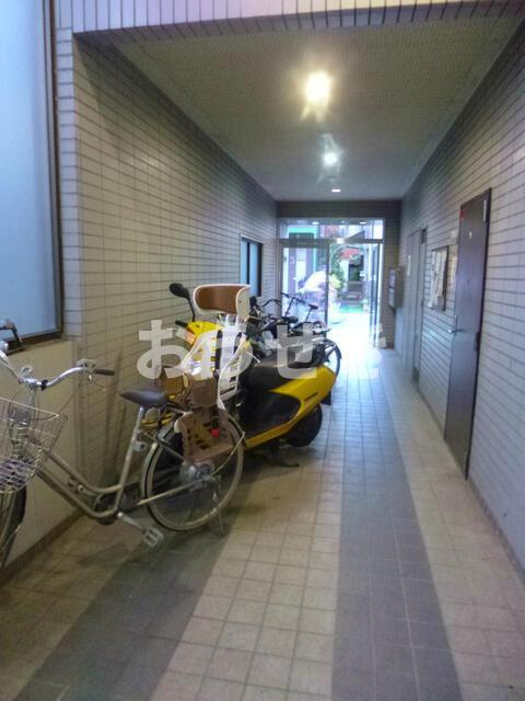 ユウキビル横浜のロビー