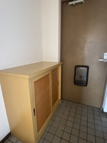 エステート土山の玄関