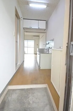 クレセントマンション霞の玄関