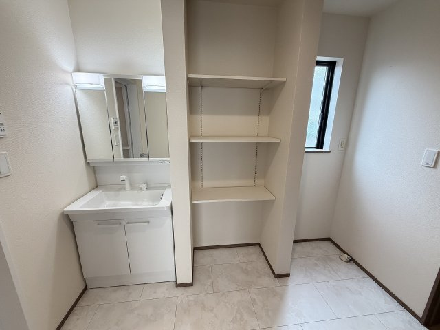 東雲町2丁目　新築戸建 Bの洗面所|【洗面】