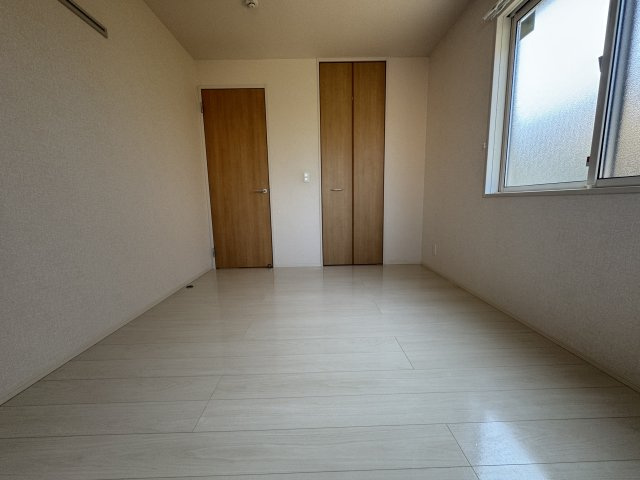 ロマージュNARITAの洋室