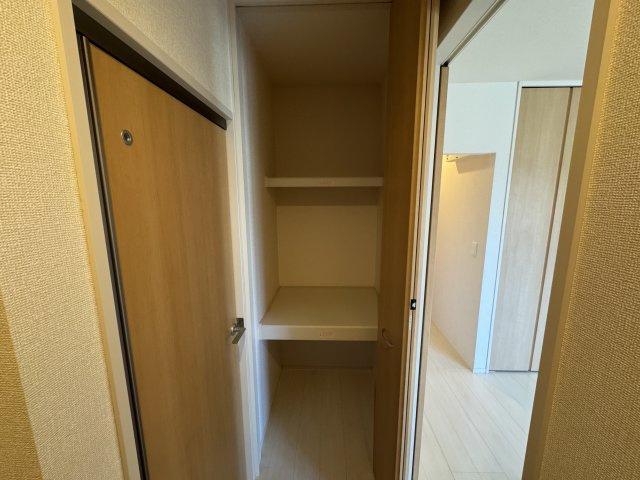 ロマージュNARITAの収納|収納（廊下）