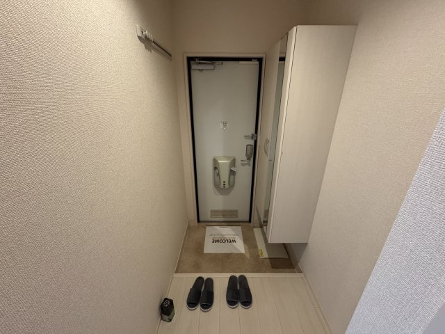 ロマージュNARITAの玄関