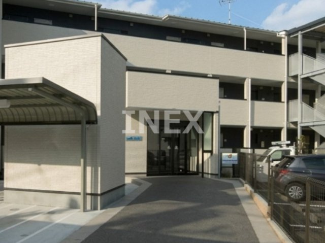 横浜市南区六ツ川２丁目のアパートのエントランス