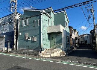 中古戸建　海老名市社家の前面道路含む現地写真