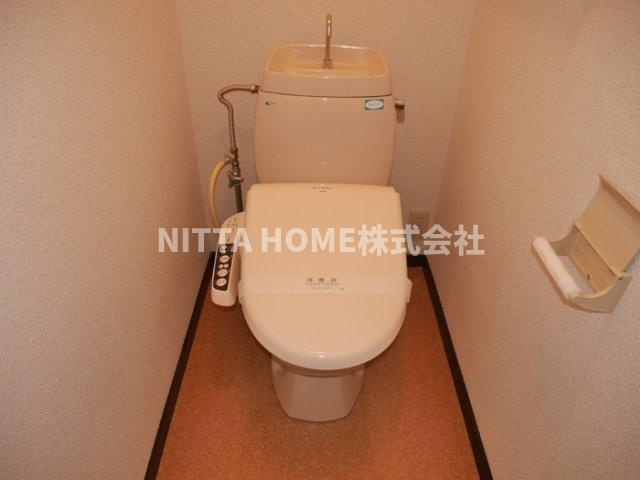 ファミールコーポ高屋8のトイレ|温水洗浄暖房付きのトイレです♪