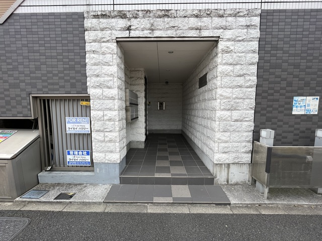 アクシス亀戸のエントランス
