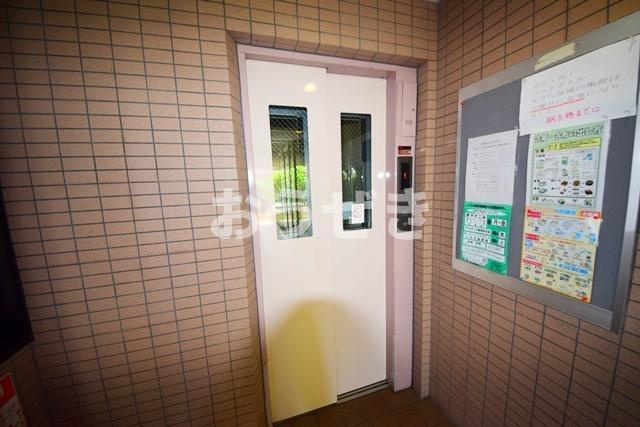 東光レジデンス保土ヶ谷のロビー