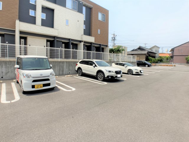 レグルスⅡの駐車場