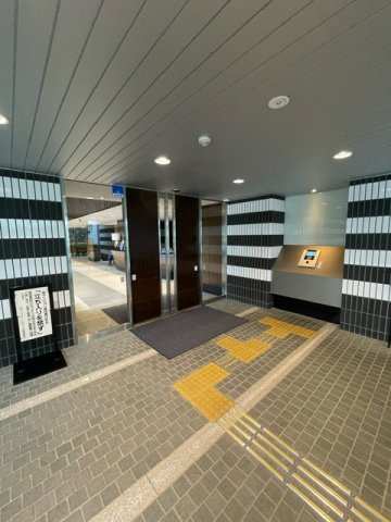 WコンフォートタワーズWESTのエントランス