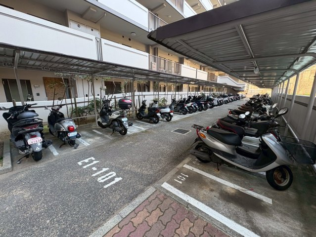 グレーシィ須磨アルテピアⅢ番街1期棟の駐輪場