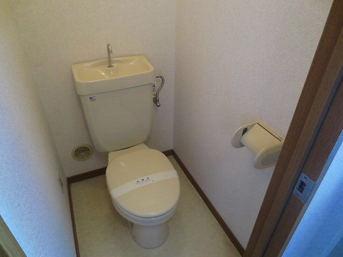 神戸市須磨区磯馴町３丁目の賃貸マンションのトイレ