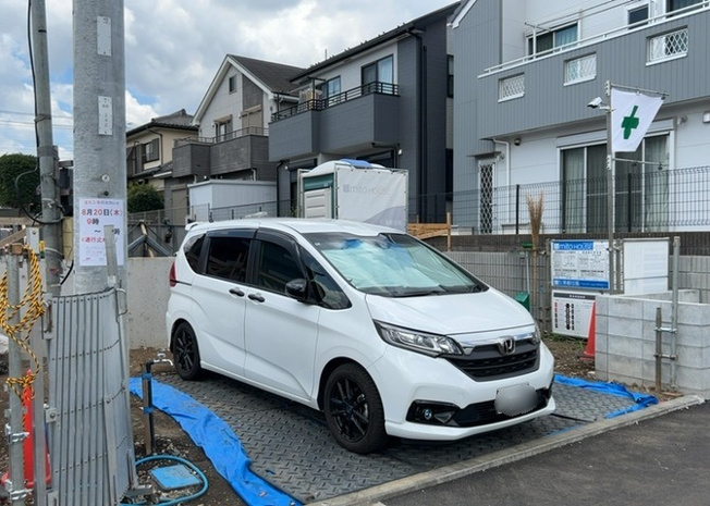 【玄関】 | 玄関ポーチにおいて最も重視すべきと言っても良いのが広さです。適切な広さの玄関ポーチでないと外見的なバランスは崩れてしまいますし、何より使いにくくなってしまいますので、現地で実際に下見をしてみましょう！