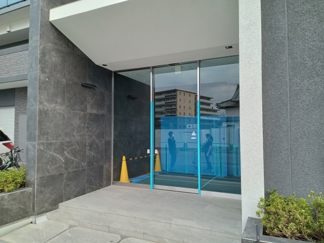 川崎市多摩区登戸の賃貸マンションのエントランス